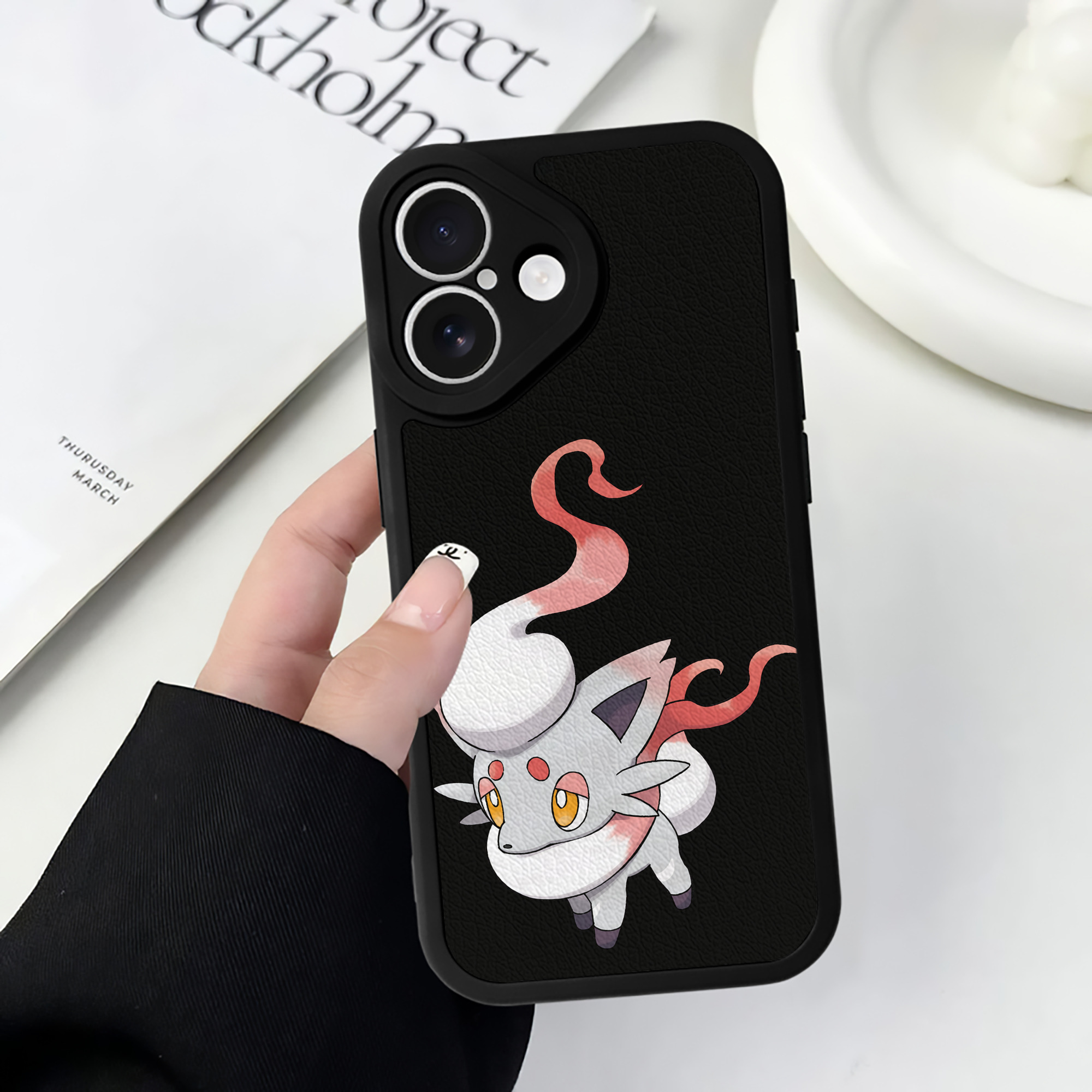 （画像用） ポケットモンスター Pokémon 【iPhone 16シリーズ対応】シリコンスマホケース（レザー調） 材質：シリコン